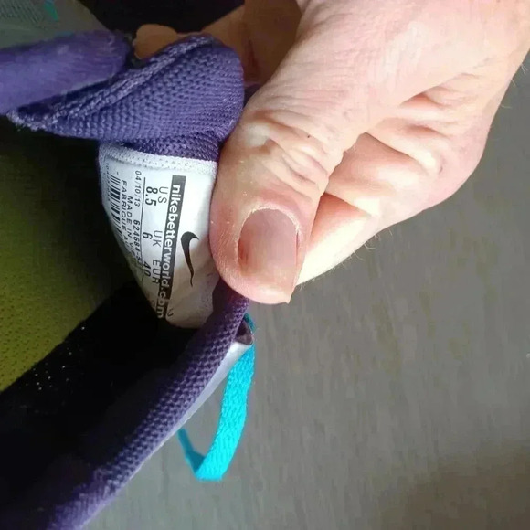 Nike Size 8.5 like new - Picture 5 of 5